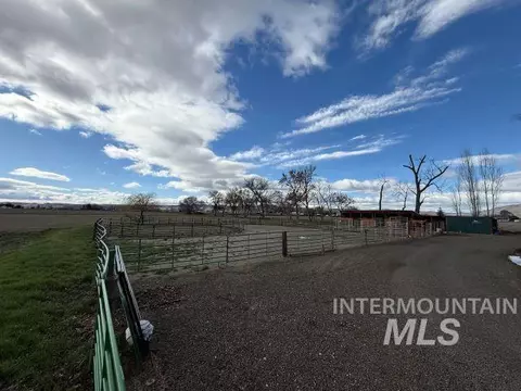 Exterior - 848 Jonathan Rd, Weiser, ID 83672 photo 5 of 12