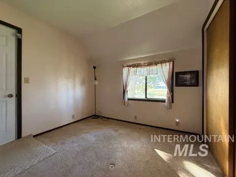 Bedroom - 848 Jonathan Rd, Weiser, ID 83672 photo 5 of 8
