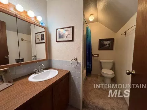 Bath - 848 Jonathan Rd, Weiser, ID 83672 photo 3 of 4