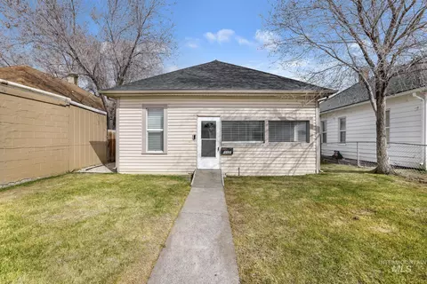 332 4th Ave W, Twin Falls, ID 83301