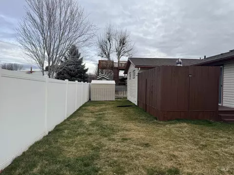 Exterior - 1145 Utah St, Gooding, ID 83330 photo 6 of 14