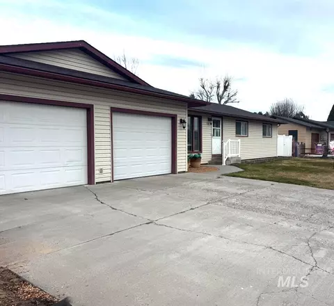 Exterior - 1145 Utah St, Gooding, ID 83330 photo 2 of 14