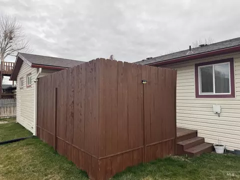 Exterior - 1145 Utah St, Gooding, ID 83330 photo 9 of 14