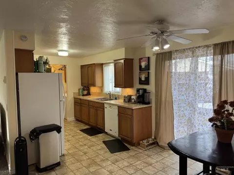 Kitchen - 1145 Utah St, Gooding, ID 83330 photo 3 of 5