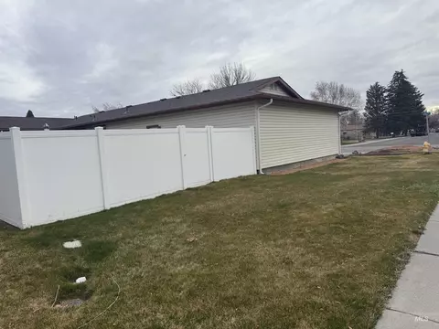 Exterior - 1145 Utah St, Gooding, ID 83330 photo 3 of 14