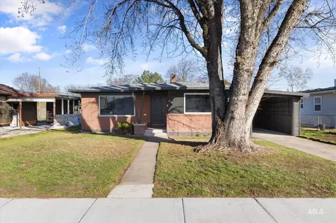 810 N 6th E, Mountain Home, ID 83647