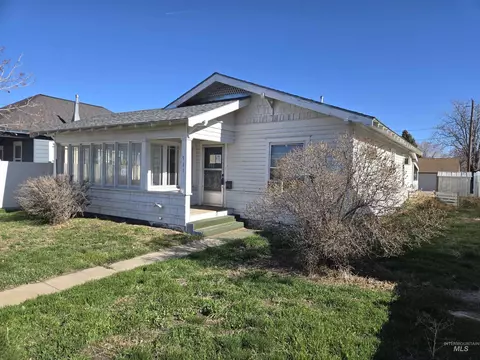 711 E 2nd Ave, Twin Falls, ID 83301