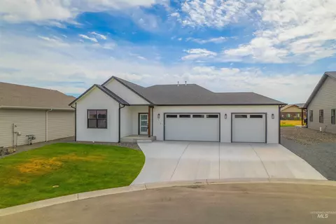 1724 Pathway Ct, Lewiston, ID 83501