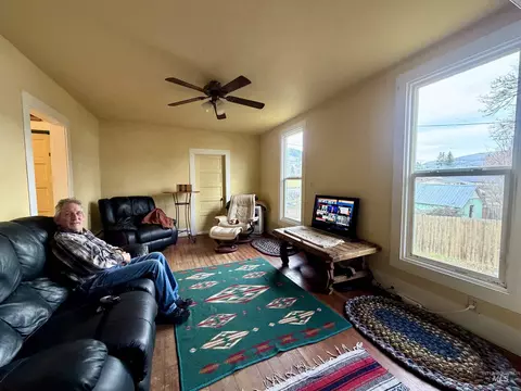 Living - 710 Maple St, Kamiah, ID 83536 photo 3 of 3