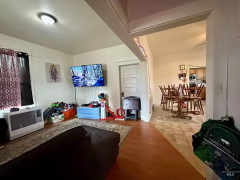 Living - 710 Maple St, Kamiah, ID 83536 photo 1 of 3
