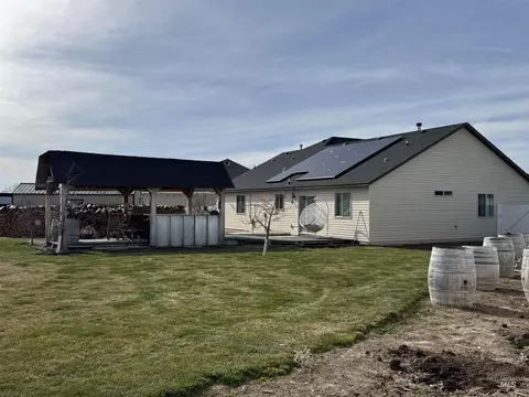 Exterior - 817 Owl Ct, Jerome, ID 83338 photo 2 of 11