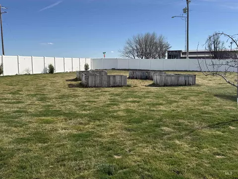 Exterior - 817 Owl Ct, Jerome, ID 83338 photo 9 of 11