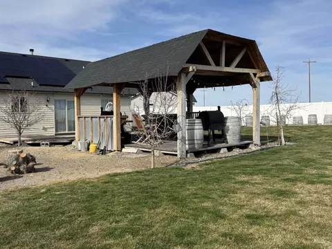 Exterior - 817 Owl Ct, Jerome, ID 83338 photo 6 of 11