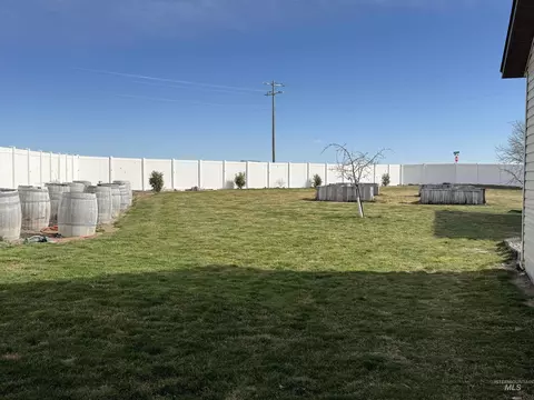 Exterior - 817 Owl Ct, Jerome, ID 83338 photo 8 of 11