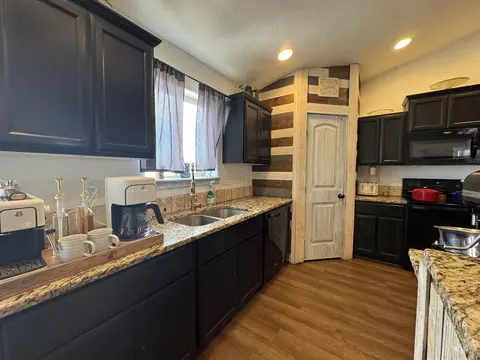 Kitchen - 817 Owl Ct, Jerome, ID 83338 photo 2 of 4