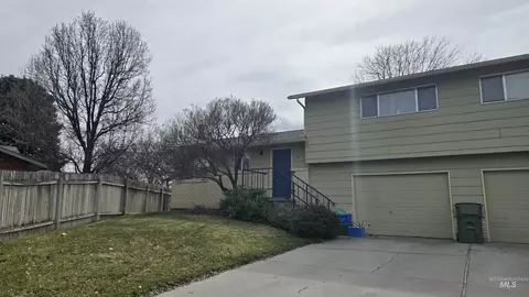 796 Skyhawk Dr, Ontario, OR 97914