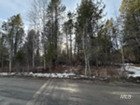 137 Lake Trail Dr, Donnelly, ID 83615