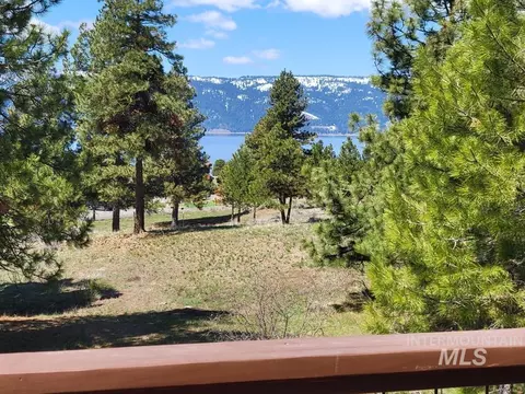 32 Mountain Air Dr, Cascade, ID 83611
