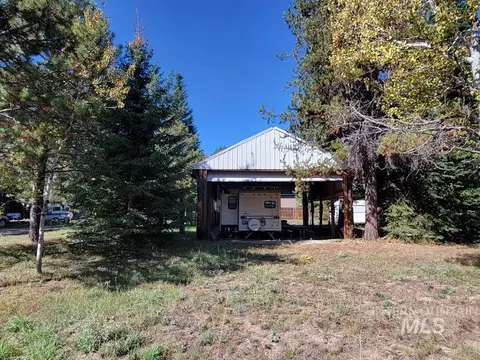 12851 Aurora Dr, Donnelly, ID 83615