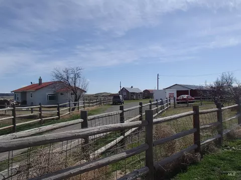 9506 Wright, Melba, ID 83641