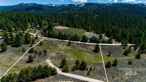 10342 Gamann Dr, Cascade, ID 83611 photo 2