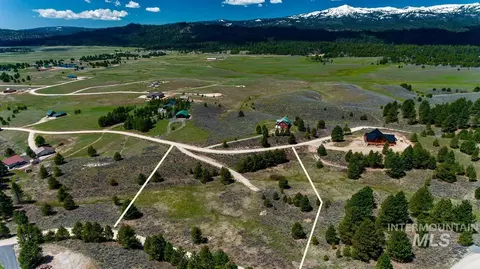 10342 Gamann Dr, Cascade, ID 83611