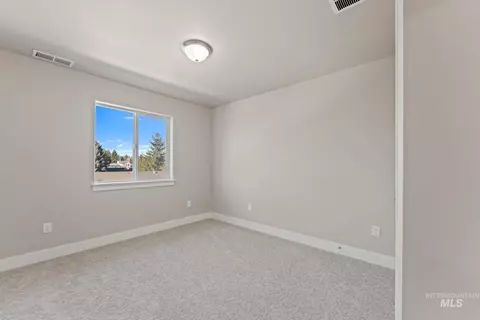 Bedroom - 816 Jack Ave, Jerome, ID 83338 photo 8 of 10