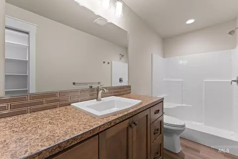 Bath - 812 Jack Ave, Jerome, ID 83338 photo 1 of 3