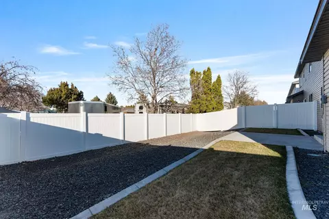 Exterior - 812 Jack Ave, Jerome, ID 83338 photo 4 of 5