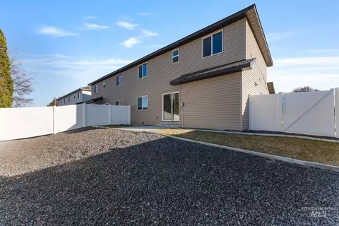 Exterior - 812 Jack Ave, Jerome, ID 83338 photo 3 of 5