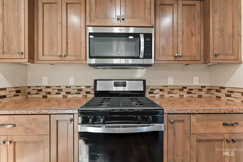 Kitchen - 812 Jack Ave, Jerome, ID 83338 photo 2 of 3