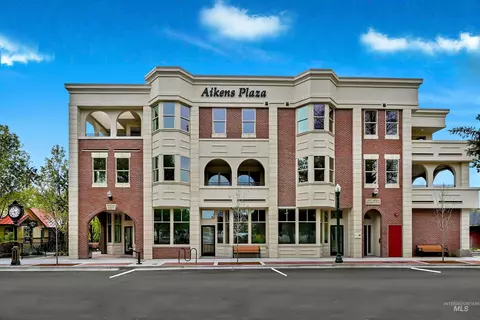 79 W Aikens St #203, Eagle, ID 83616
