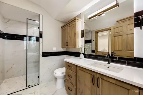 Bath - 79 W Aikens St #203, Eagle, ID 83616 photo 1 of 4