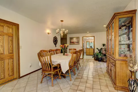 Dining - 150 E Hubbard, Kuna, ID 83634 photo 2 of 4
