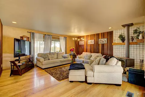Living - 150 E Hubbard, Kuna, ID 83634 photo 5 of 7