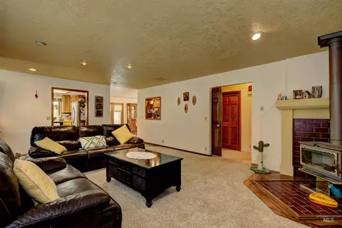 Living - 150 E Hubbard, Kuna, ID 83634 photo 1 of 7