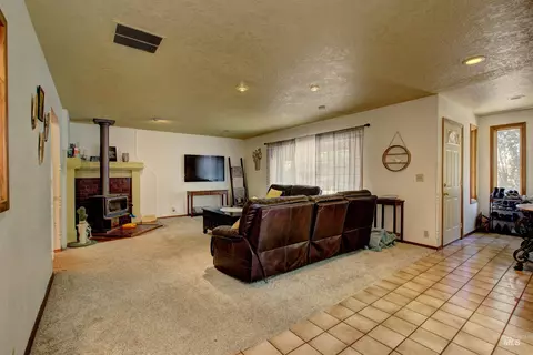 Living - 150 E Hubbard, Kuna, ID 83634 photo 4 of 7