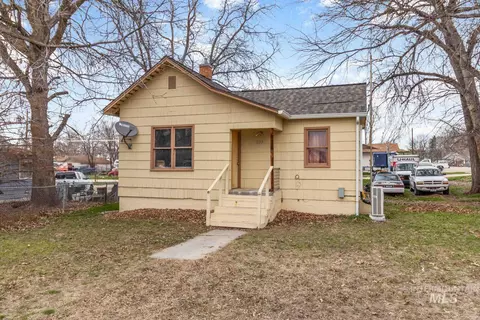 223 E Chicago St, Caldwell, ID 83605