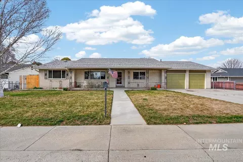 1933 N Blossom Pl, Meridian, ID 83646