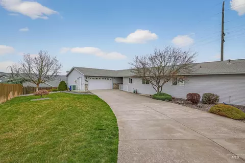 935 Cypress Ct UNIT A, Lewiston, ID 83501
