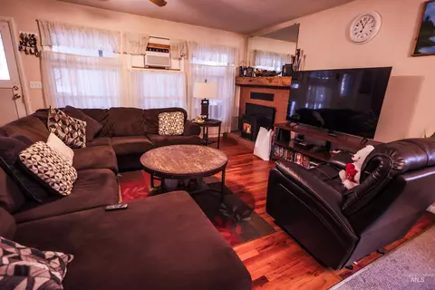 Living - 712 Hill St, Kamiah, ID 83536 photo 1 of 1