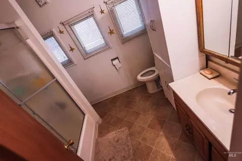 Bath - 712 Hill St, Kamiah, ID 83536 photo 1 of 2