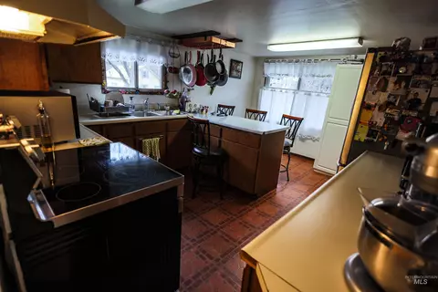 Kitchen - 712 Hill St, Kamiah, ID 83536 photo 1 of 5