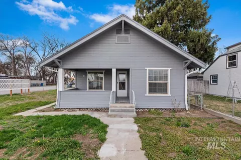 103 N Dewey Ave, Middleton, ID 83644