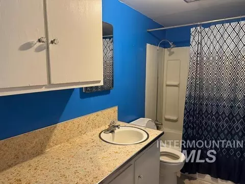 Bath - 2580 Schweizer Rd, Nyssa, OR 97913 photo 3 of 3