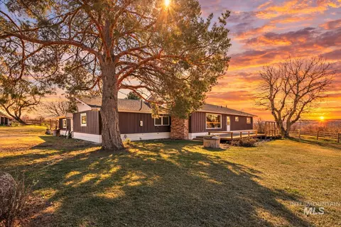 2755 S 900 E, Hagerman, ID 83332