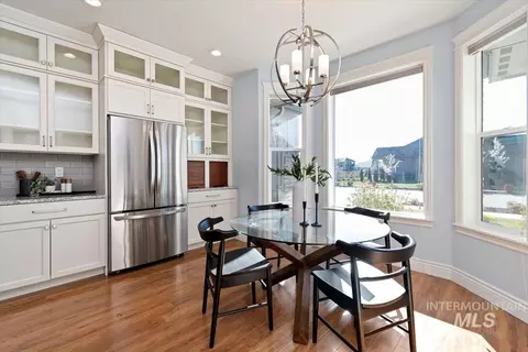 Dining - 8042 W Decathlon, Eagle, ID 83616 photo 1 of 1