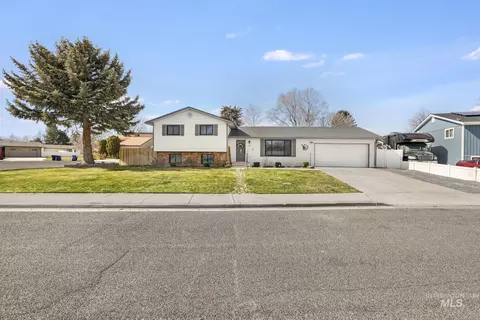 1149 Blake St N, Twin Falls, ID 83301