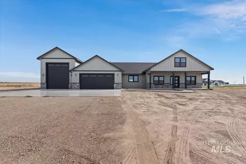 8650 SW El Camino Ct, Mountain Home, ID 83647