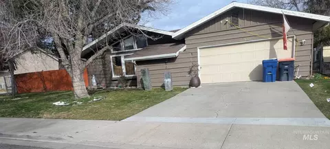 820 Meadows Dr, Twin Falls, ID 83301